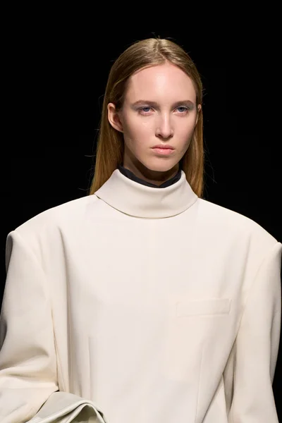 Look 48